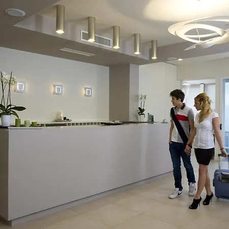 Hotel Consuelo 2*